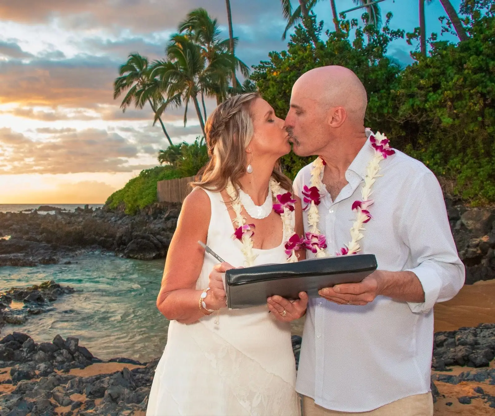 makena-cove-maui-elopement-package-photo
